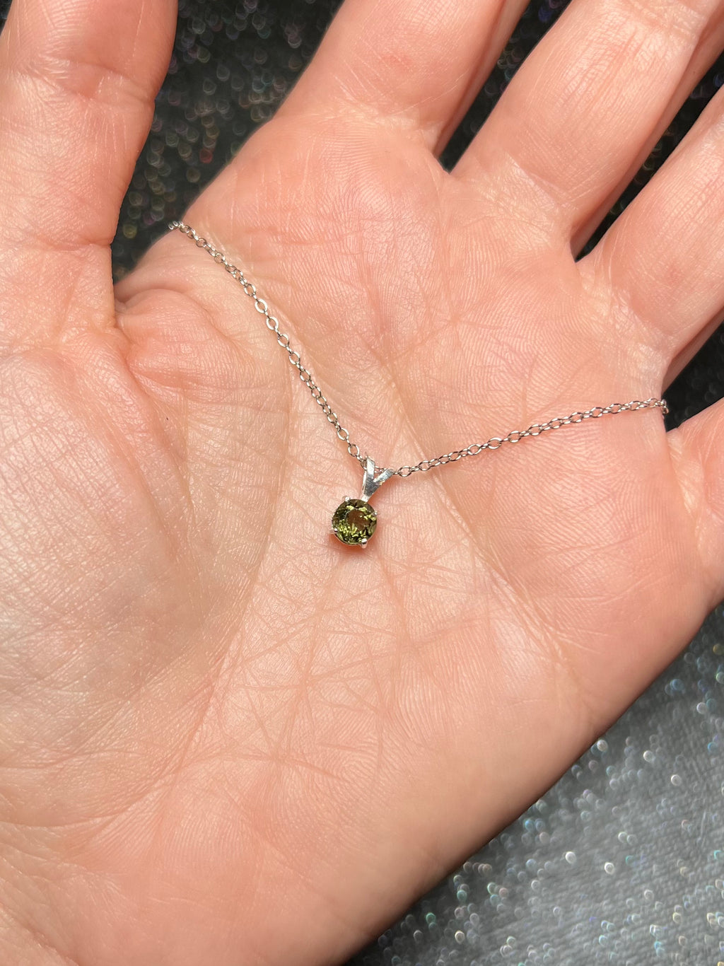 ✨Faceted round moldavite neckalce ✨